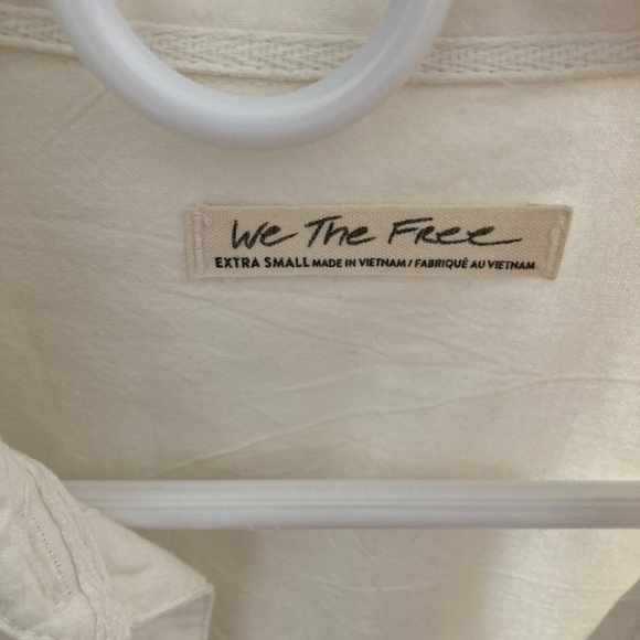 Cool and Clean solid button down - Free People - Picture 4 of 4